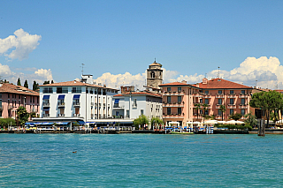 Městečko Sirmione na Lago di Garda (Itálie)