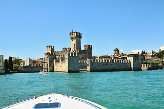 Hrad Rocca Scaligera na Lago di Garda (Itálie)