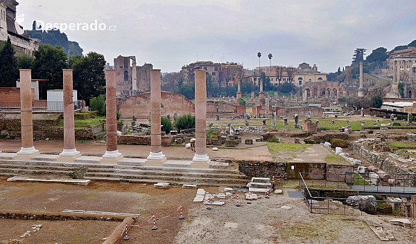 Forum Romanum v Římě (Itálie)