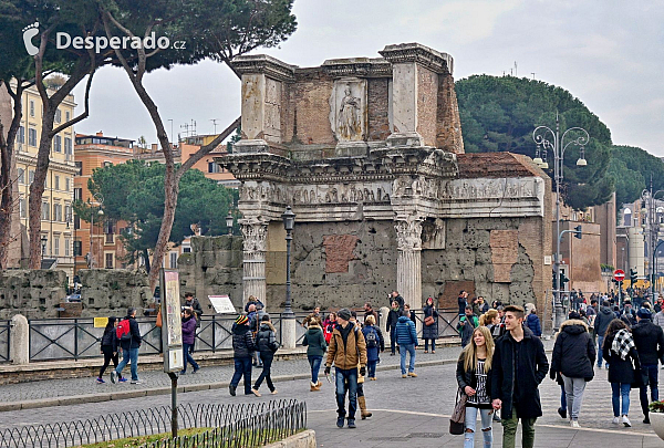 Forum Romanum v Římě (Itálie)