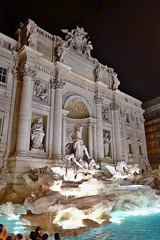 Fontana di Trevi v Římě (Itálie)