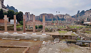 Forum Romanum v Římě (Itálie)