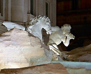 Fontana di Trevi v Římě (Itálie)