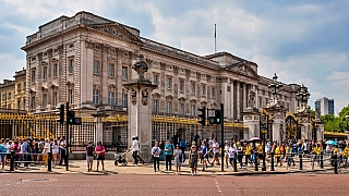 Buckinghamský palác v Londýně (Velká Británie)