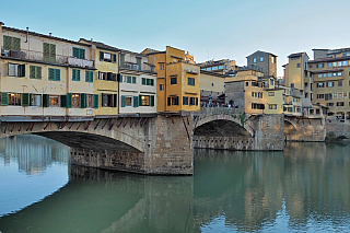 Ponte Vecchio (Most Zlatníků) ve Florencii (Itálie)