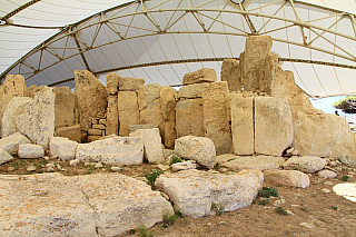 Megalitický chrám Hagar Qim (Malta)