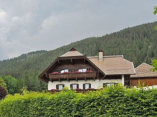 Techendorf a jezero Weissensee v Korutanech (Rakousko)