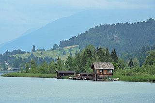 Techendorf a jezero Weissensee v Korutanech (Rakousko)