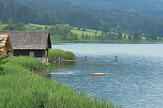 Techendorf a jezero Weissensee v Korutanech (Rakousko)