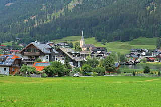 Techendorf a jezero Weissensee v Korutanech (Rakousko)