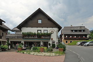 Techendorf a jezero Weissensee v Korutanech (Rakousko)