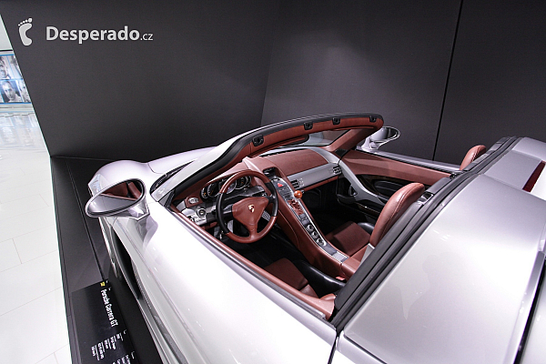 Porsche muzeum ve Stuttgartu (Německo)