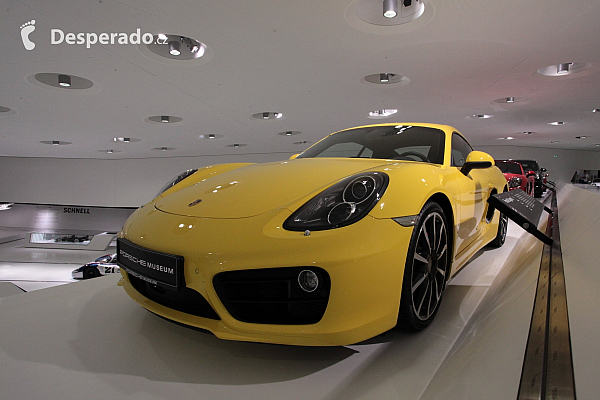Porsche muzeum ve Stuttgartu (Německo)