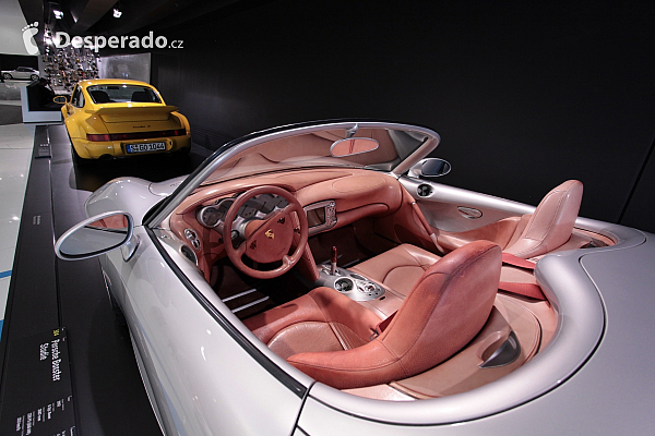 Porsche muzeum ve Stuttgartu (Německo)