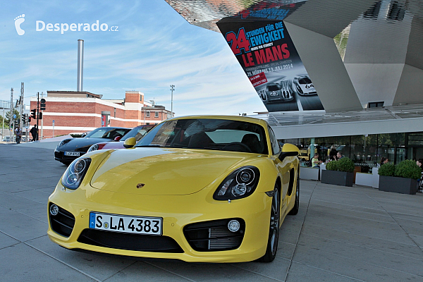 Porsche muzeum ve Stuttgartu (Německo)