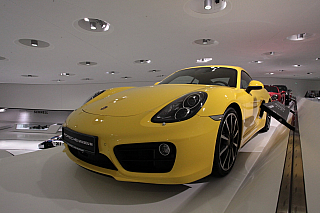 Porsche muzeum ve Stuttgartu (Německo)