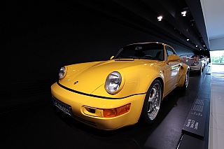 Porsche muzeum ve Stuttgartu (Německo)