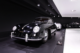 Porsche muzeum ve Stuttgartu (Německo)