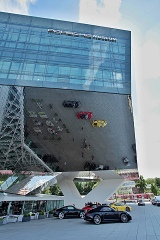Porsche muzeum ve Stuttgartu (Německo)