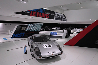 Porsche muzeum ve Stuttgartu (Německo)