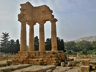 Valle dei Templi ve městě Agrigento (Sicílie - Itálie)