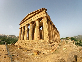 Valle dei Templi ve městě Agrigento (Sicílie - Itálie)