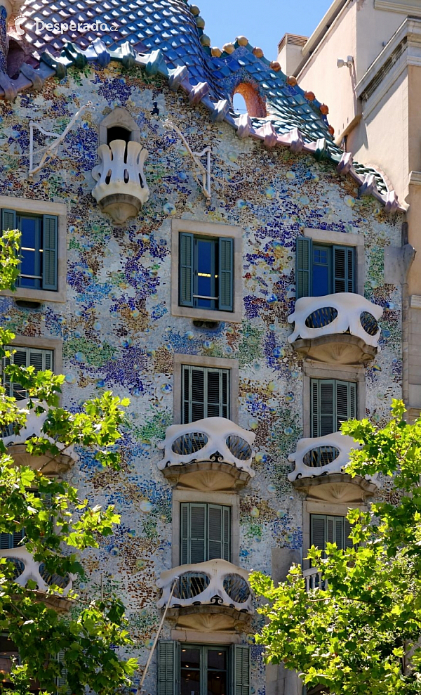 Secesní dům Casa Batlló v Barcelóně (Katalánsko - Španělsko)