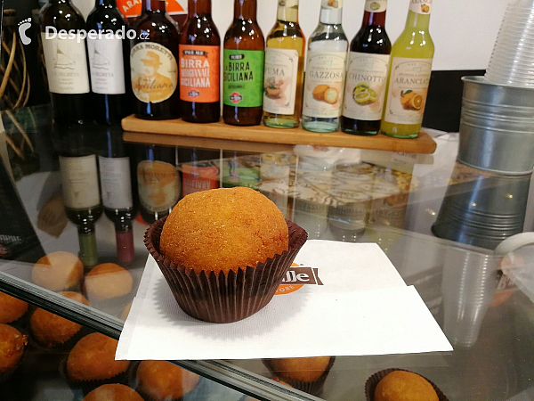 Arancini v bistru Ke Palle (Sicílie - Itálie)