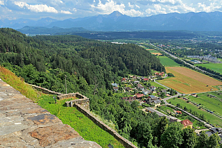 Z hradu Landskron je nádherný výhled (Korutany – Rakousko)