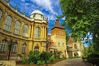 Hrad Vajdahunyád v Budapešti (Maďarsko)