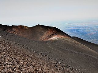 Jeden z kráterů Etn (Sicílie - Itálie)