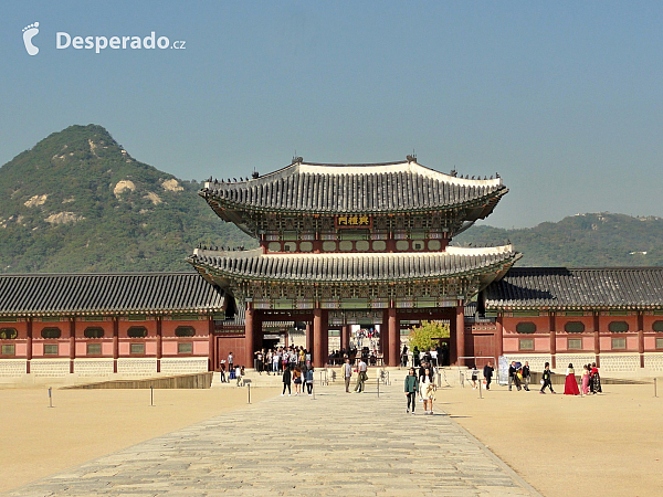 Palácový komplex Gyeongbokgung v Soulu (Jižní Korea)