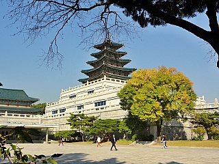 Palácový komplex Gyeongbokgung v Soulu (Jižní Korea)