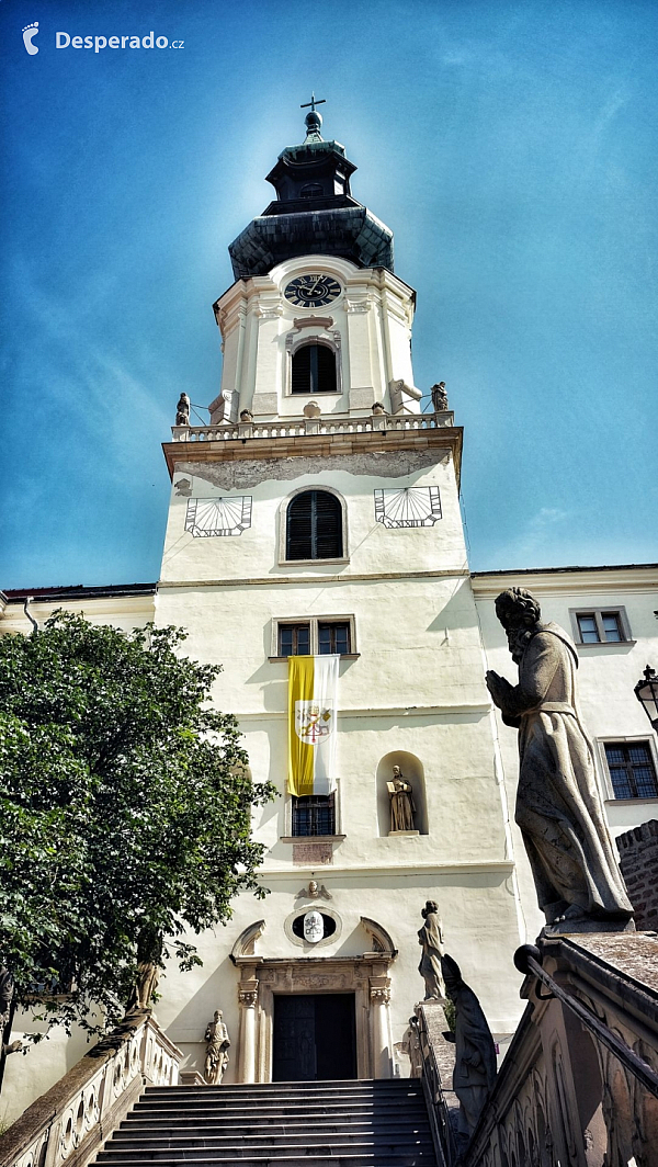 Nitriansky hrad - vstup do baziliky sv. Emeráma (Slovensko)