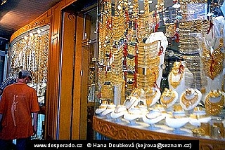 Obchod se zlatem v Islámábádu (Pákistán)