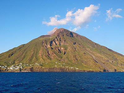 Sopka Stromboli se opět probudila k životu (Liparské ostrovy - Itálie)