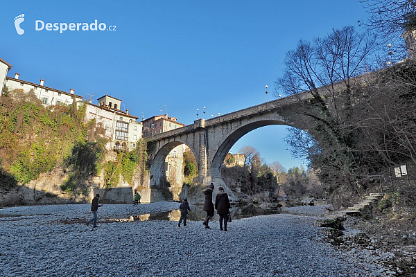 Ponte del Diavolo v Cividale del Friuli (Itálie)