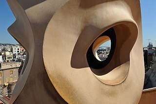 Casa Mila neboli La Pedrera od Antonio Gaudího (Barcelona - Katalánsko - Španělsko)