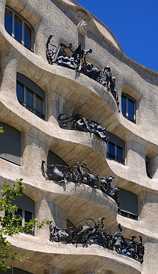 Casa Mila neboli La Pedrera od Antonio Gaudího (Barcelona - Katalánsko - Španělsko)