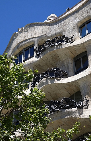 Casa Mila neboli La Pedrera od Antonio Gaudího (Barcelona - Katalánsko - Španělsko)