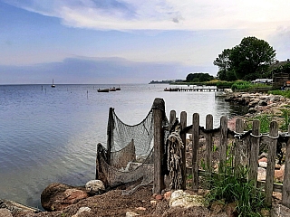 Členité pobřeží nedaleko vesničky Alt Reddevitz (Rujána - Německo)