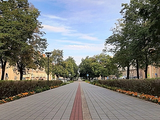 Bulvár na Hlavní třídě v Porubě (Ostrava - Česká republika)