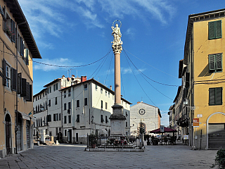 Madonna dello Stellario v Lucca (Toskánsko - Itálie)