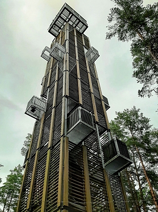 Ocelová rozhledna vysoká 33,5 metrů (Jūrmala - Lotyšsko)
