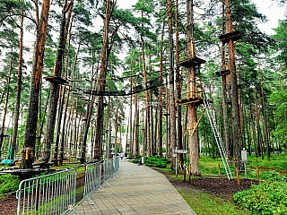 Lanová dráha v parku (Jūrmala - Lotyšsko)
