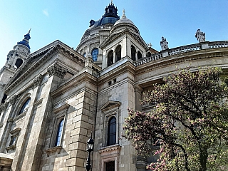 Zadní strana Svatoštěpánské baziliky v Budapešti (Maďarsko)