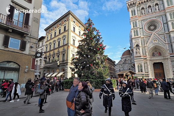 Náměstí Piazza del Duomo ve Florencii (Itálie)