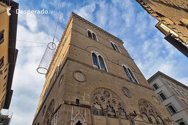 Via dei Calzaiuoli ve Florencii (Itálie)