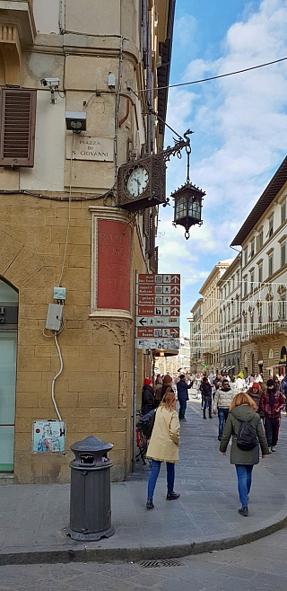 Náměstí Piazza del Duomo ve Florencii (Itálie)