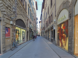 Via dei Calzaiuoli ve Florencii (Itálie)